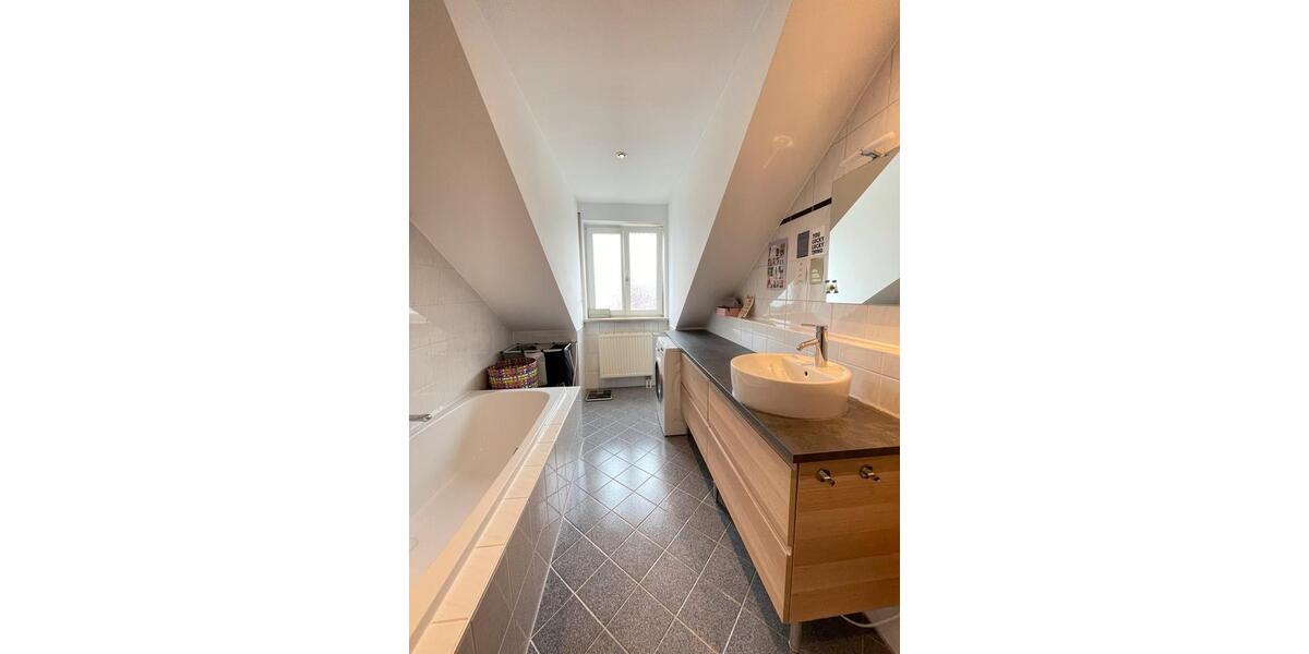 Dachgeschoßwohnung Langweid am Lech - 4 Zimmer, 100 m&sup2;, 385.000&euro; | Angebot:24984713