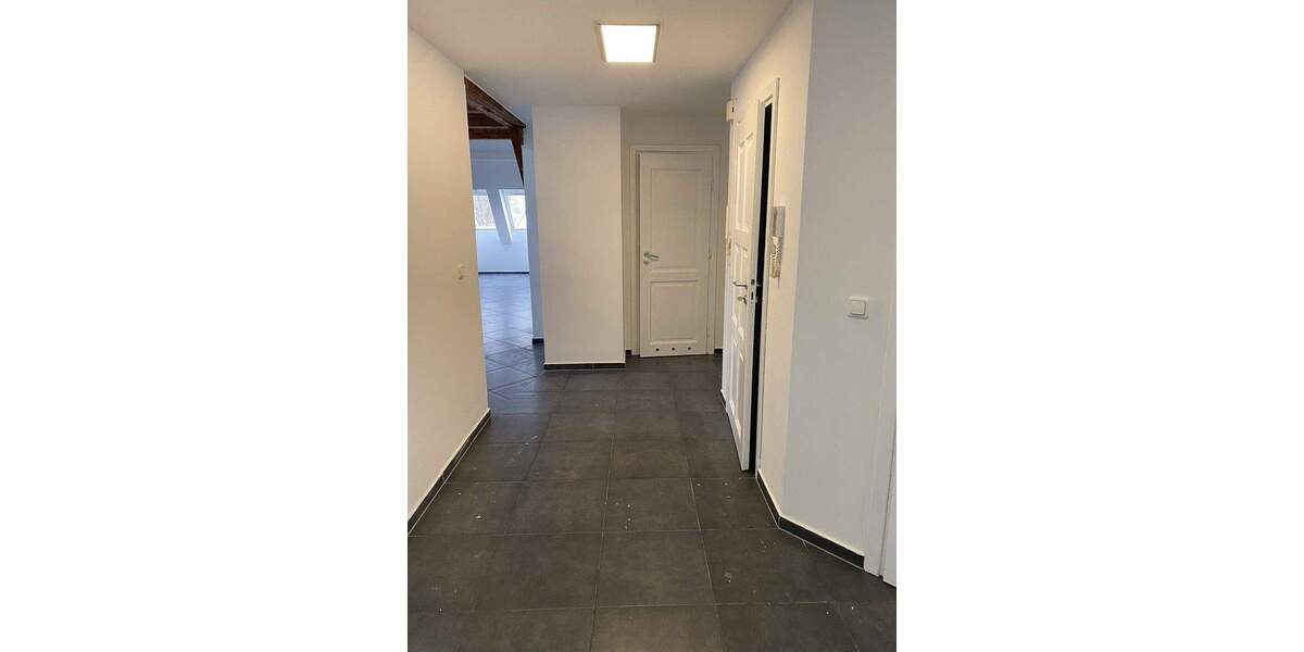 Etagenwohnung Augsburg Göggingen - 6 Zimmer, 177 m&sup2;, 1.920&euro; | Angebot:26048170