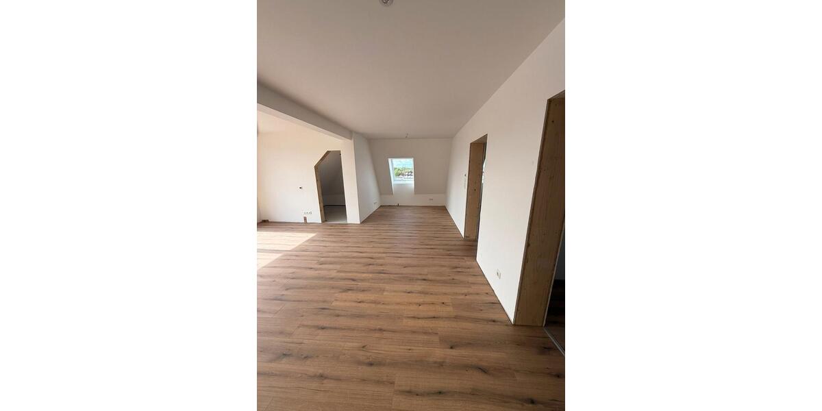 Dachgeschoßwohnung Buttenwiesen - 4 Zimmer, 100 m&sup2;, 1.050&euro; | Angebot:26646629