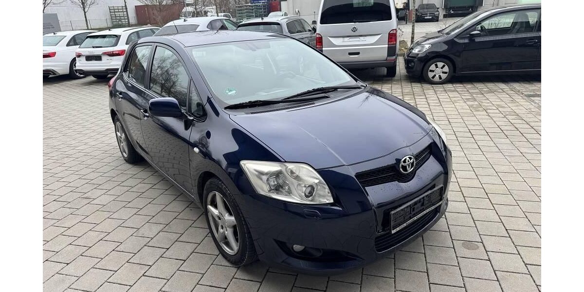 Toyota Auris 237.000 km 1.950 &euro; Egenhofen OT Unterschweinbach 82281
