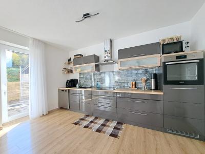 SCHÖNE DOPPELHAUSHÄLFTE MIT VIEL PLATZ 5 zimmer