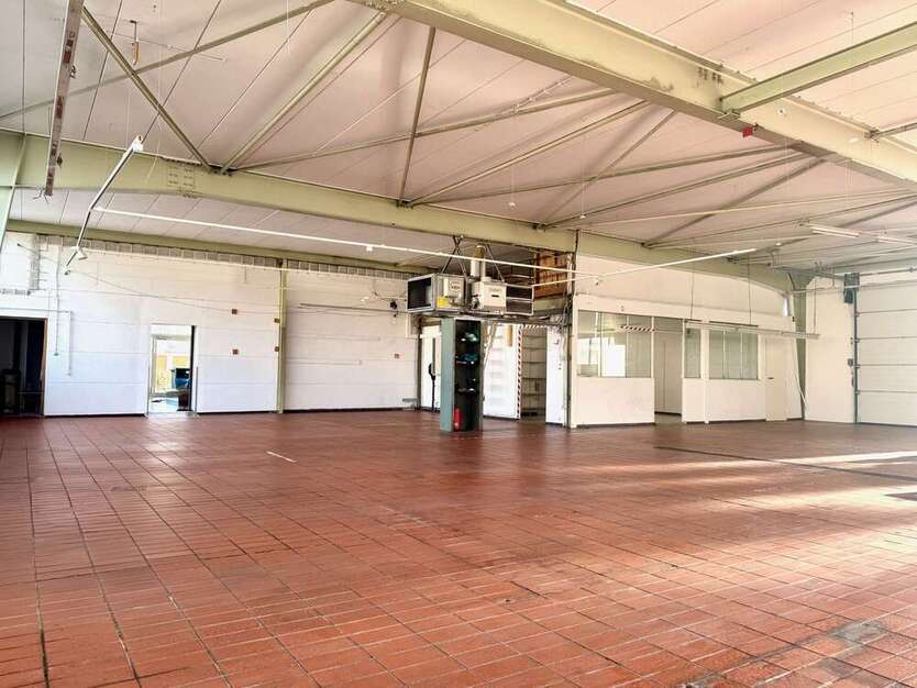 Halle in Königsbrunn 3.400 € 340 m²