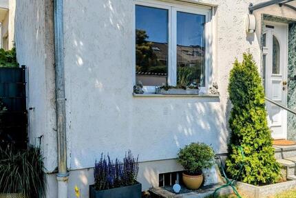 Haus Neusäß - 4.5 Zimmer, 120 m&sup2;, 600.000&euro; | Angebot:26277991
