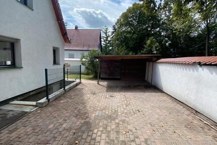 Haus mit 2,5 Zimmern, Wintergarten und Garten zu vermieten