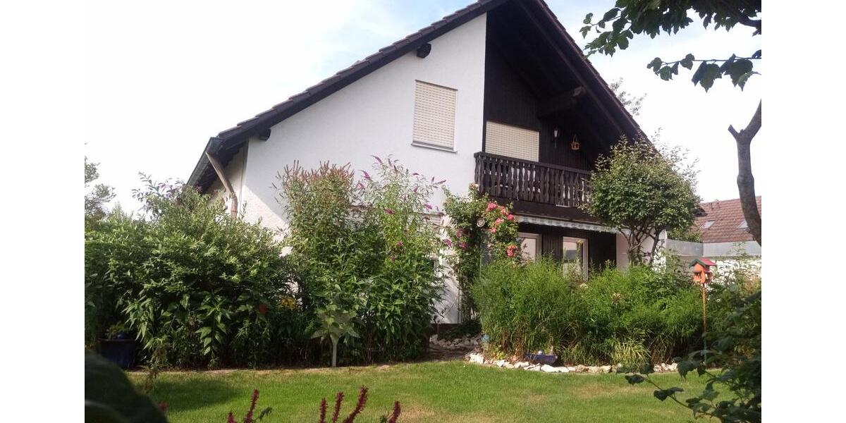 Großzügige Wohnung mit Garten, Keller und Garage zu vermieten 5 zimmer