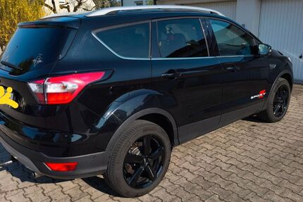 Ford Kuga 80.900 km 15.000 &euro; Wertingen 86637