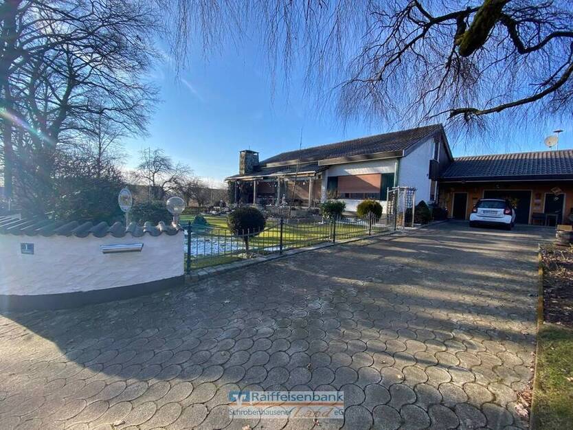 Ruhige, sonnige Randlage! Einfamilienhaus mit Möglichkeit für Ausbau 2. Wohnung!