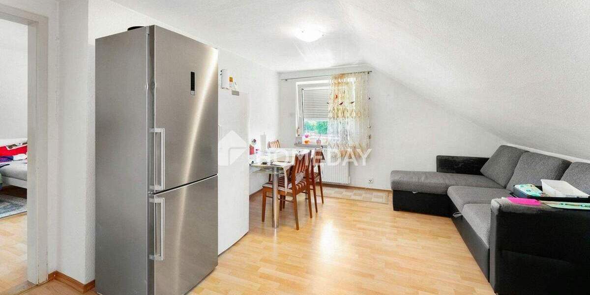 Gut vermietete 2-Zimmer-Dachgeschosswohnung in guter Lage von Königsbrunn 2 zimmer