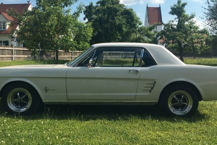 Ford Mustang 124.000 km 28.950 &euro; Aichach 86551