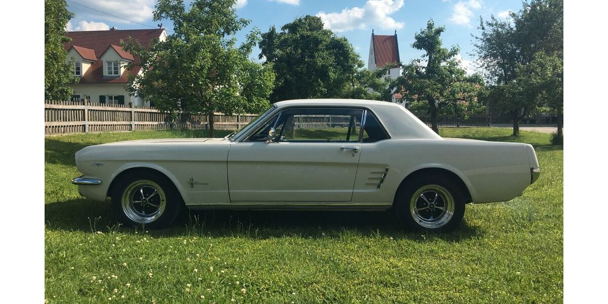 Ford Mustang 124.000 km 28.950 &euro; Aichach 86551