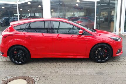 Ford Focus 142.000 km 14.500 &euro; Merching 86504