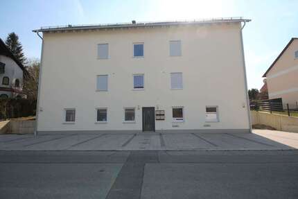 Wohnung Emersacker - 2 Zimmer, 83 m&sup2;, 960&euro; | Angebot:26082575