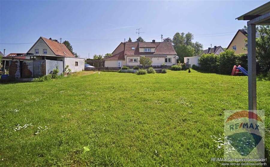 Grundstück zu verkaufen in Nordendorf 231.000 € 700 m²