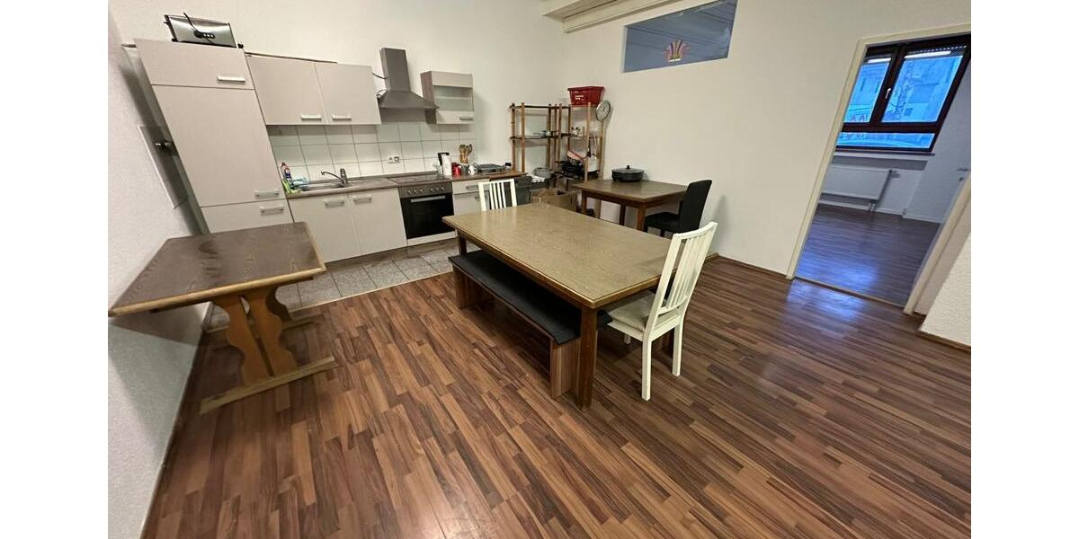 Etagenwohnung Dasing - 3.5 Zimmer, 133 m&sup2;, 1.300&euro; | Angebot:25284821
