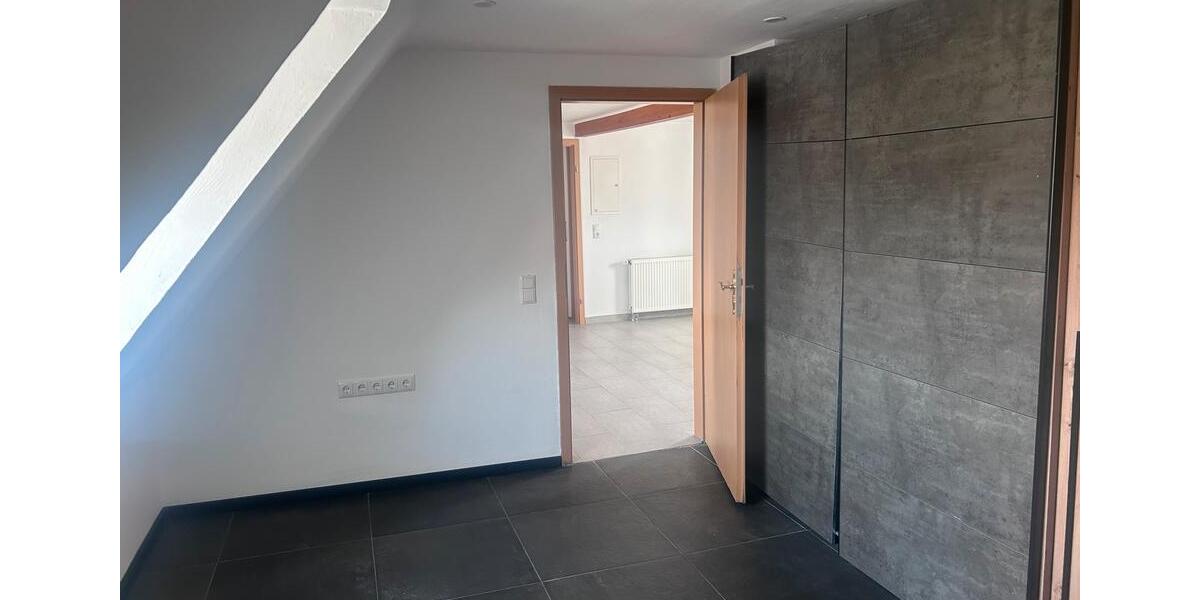 Dachgeschoßwohnung Meitingen - 3.5 Zimmer, 70 m&sup2;, 790&euro; | Angebot:25930175