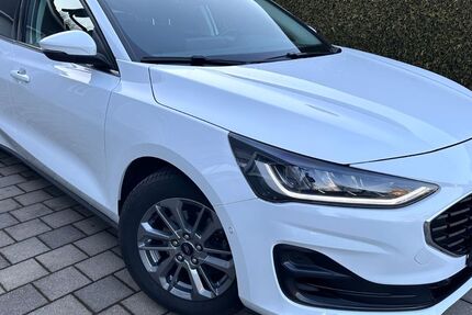 Ford Focus 42.000 km 19.990 &euro; Dinkelscherben 86424