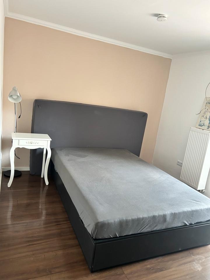 Zimmer in einer WG zu vermieten