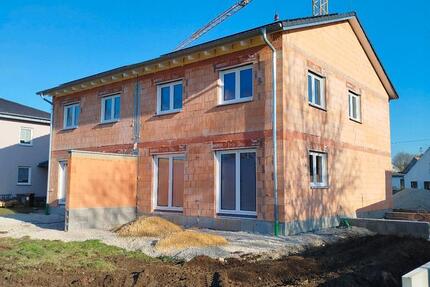 Doppelhaushälfte zu vermieten Erstbezug 4 zimmer