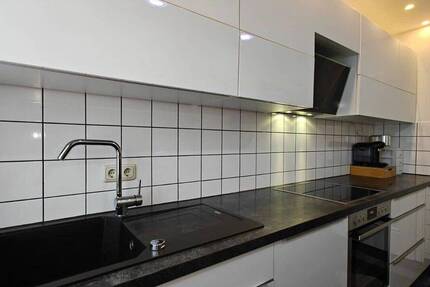 Sehr schöne - NUR ALLES ABLÖSE INKLUSIVE - große 3 Zimmer Wohnung mit Balkon, Einbauküche 3 zimmer