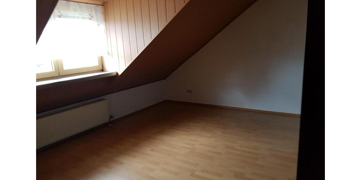 Dachgeschoßwohnung Augsburg - 3 Zimmer, 90 m&sup2;, 1.200&euro; | Angebot:26024631