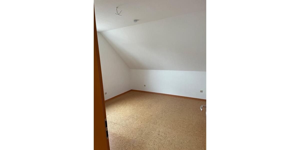 Etagenwohnung Rehling - 4 Zimmer, 145 m&sup2;, 2.250&euro; | Angebot:25497536