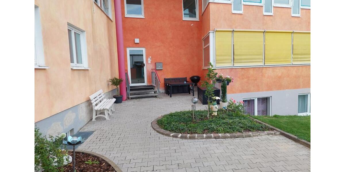 Hochparterre Königsbrunn - 3 Zimmer, 80 m&sup2;, 1.100&euro; | Angebot:25639203
