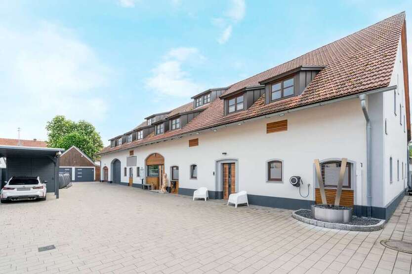 Haus zum Kaufen in Kühbach 2.750.000 € 673 m²