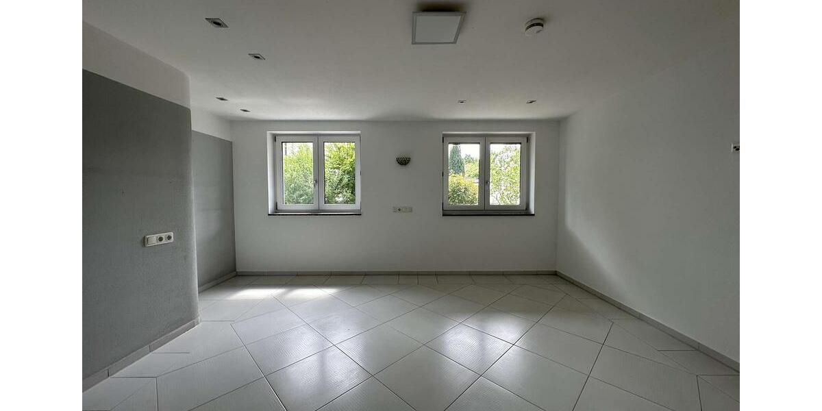 Erdgeschoßwohnung Friedberg - 3 Zimmer, 126 m&sup2;, 1.950&euro; | Angebot:26648210