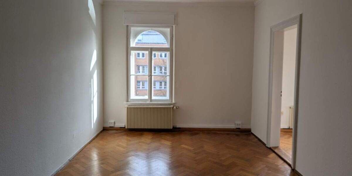 Eleganter Altbau-traum in zentraler Lage 4 zimmer