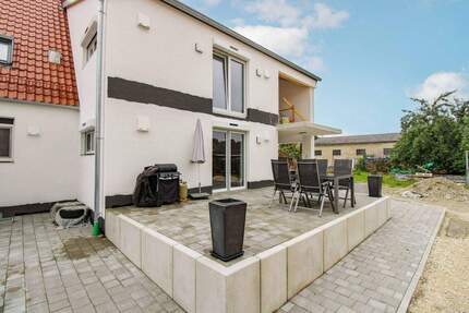 Stufenlos & modern: Barrierearme 3-Zimmer-Wohnung - Fast Neubau! in Ellgau 3 zimmer