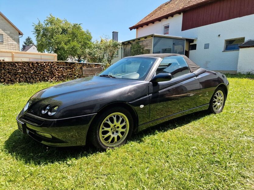 Alfa Romeo Spider 136.112 km 2.500 € Moorenweis 82272
