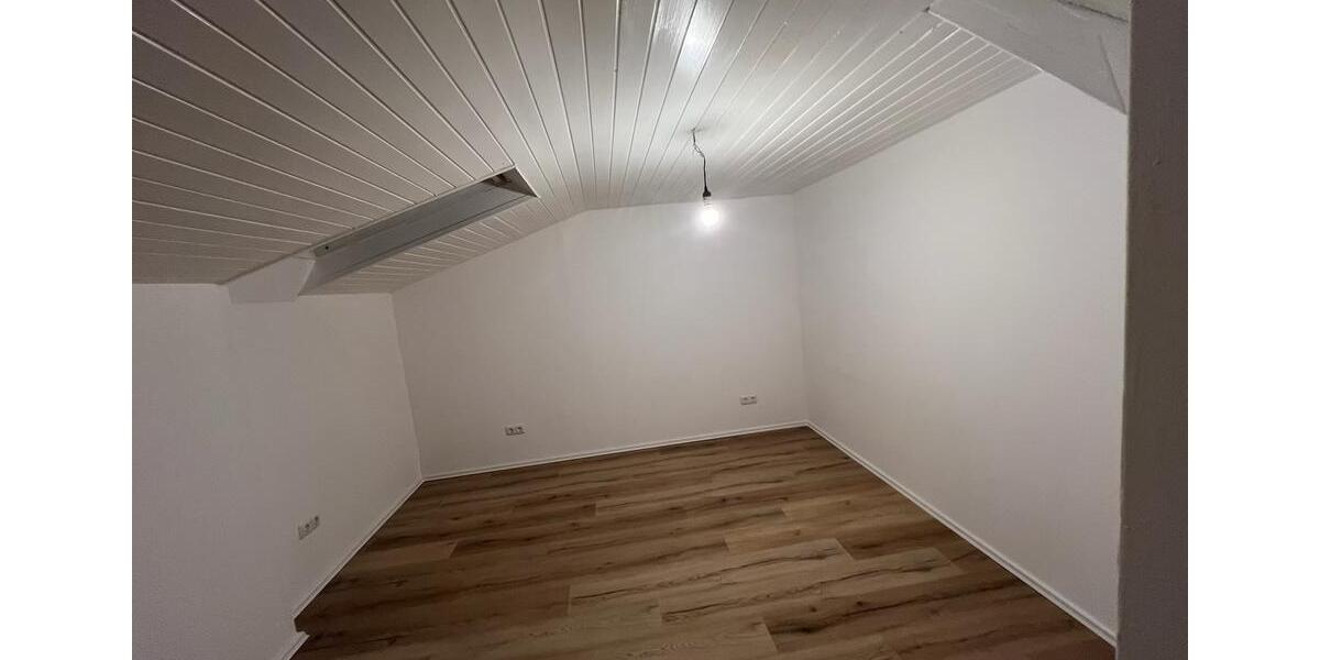 Dachgeschoßwohnung Odelzhausen - 3 Zimmer, 65 m&sup2;, 1.000&euro; | Angebot:26688597