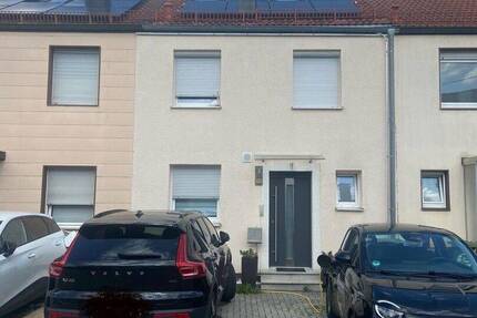 Modernisiertes Reihenmittelhaus in attraktiver Lage - Ideal für Familien & Pendler 4 zimmer