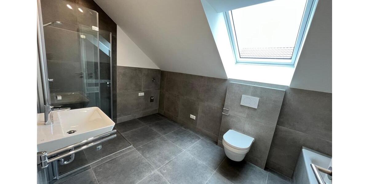 Dachgeschoßwohnung Langenneufnach - 4 Zimmer, 82 m&sup2;, 1.350&euro; | Angebot:26591696