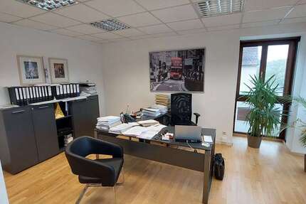Büro in Gersthofen 1.400 € 146 m² zimmer