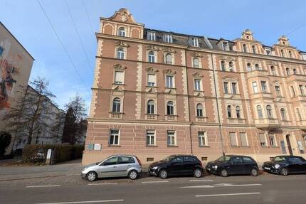 Eleganter Altbau-traum in zentraler Lage 4 zimmer