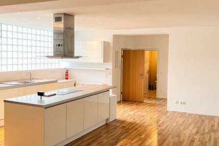 Wohnung Augsburg Pfersee - 2.5 Zimmer, 124 m&sup2;, 599.000&euro; | Angebot:26149171