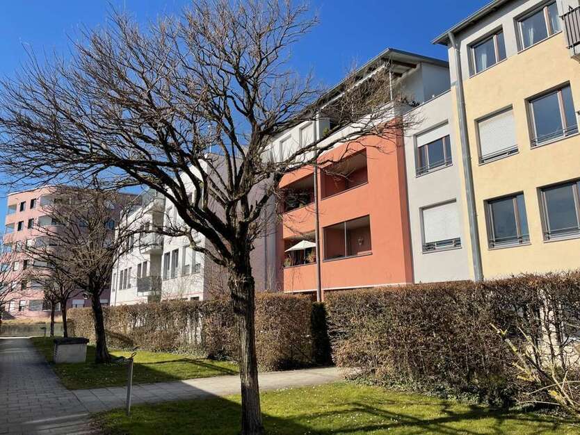 Wohnung zum Kaufen in Augsburg 265.000 € 55.85 m²