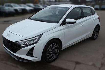 Hyundai i20 13.300 km 15.990 &euro; Neusäß 86356
