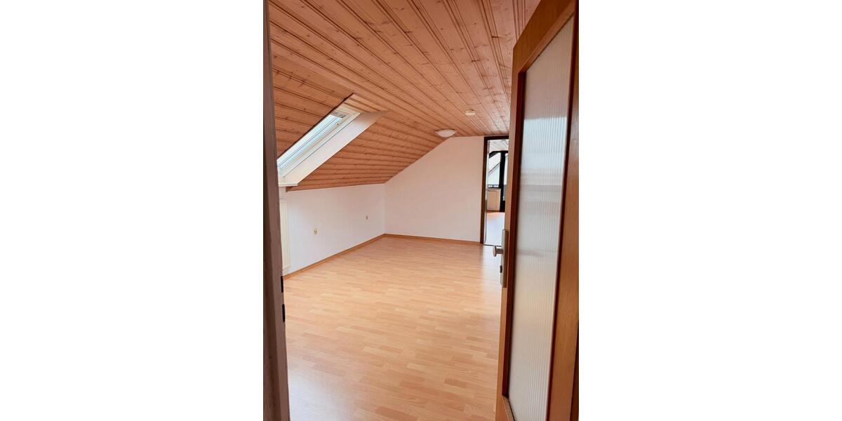 Dachgeschoßwohnung Königsbrunn - 2.5 Zimmer, 55 m&sup2;, 500&euro; | Angebot:26038519