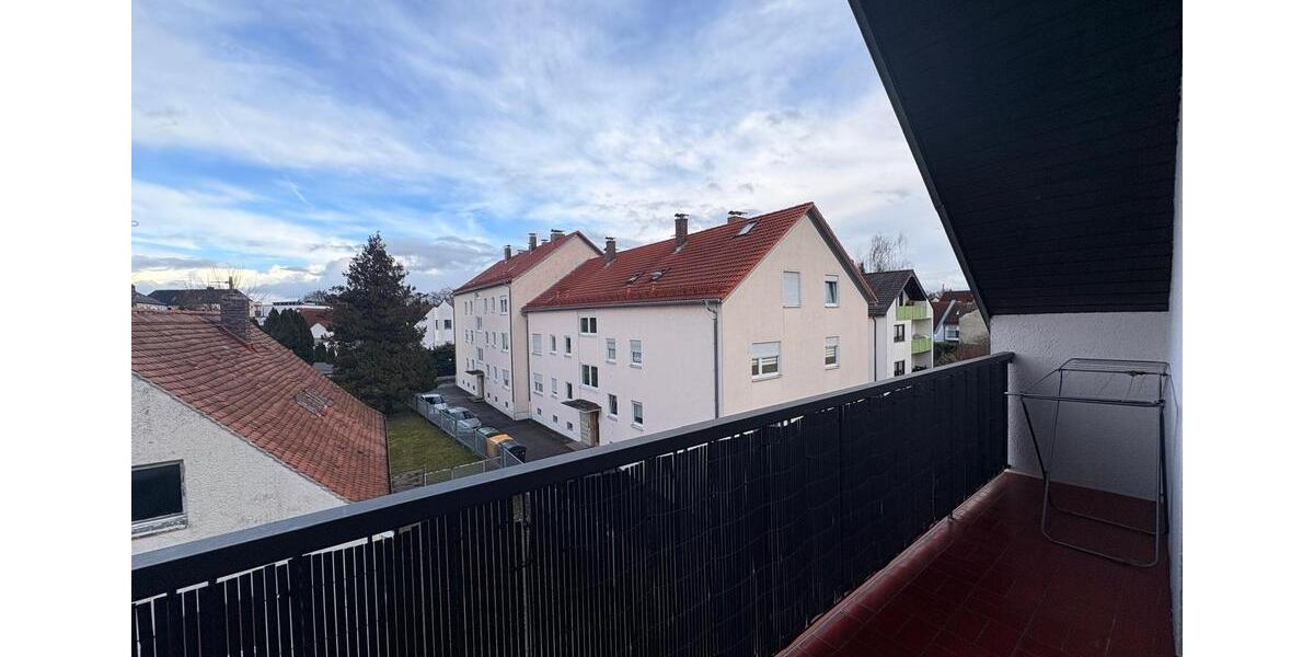 Dachgeschoßwohnung Augsburg Lechhausen - 3 Zimmer, 77 m&sup2;, 310.000&euro; | Angebot:25073037