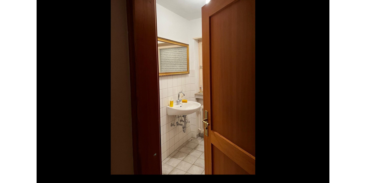 Etagenwohnung Stadtbergen - 1 Zimmer, 130 m&sup2;, 550&euro; | Angebot:25397682