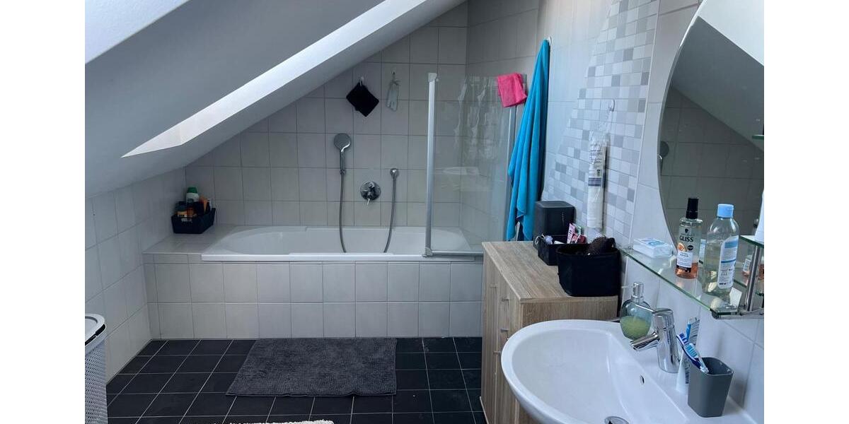 Dachgeschoßwohnung Dinkelscherben - 3 Zimmer, 83 m&sup2;, 850&euro; | Angebot:25842095