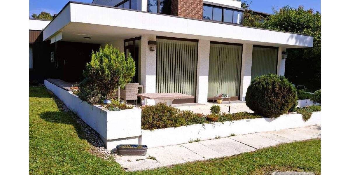 Extravaganter 70er-Jahre-Bungalow mit Sanierungsbedarf auf traumhaftem Grundstück in Wulfertshausen 6 zimmer