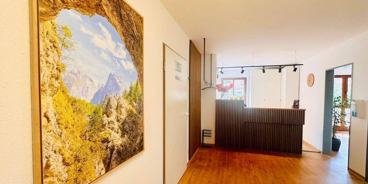 Gewerbeobjekt Königsbrunn - 8 Zimmer, 105 m&sup2;, 399.000&euro; | Angebot:26930907