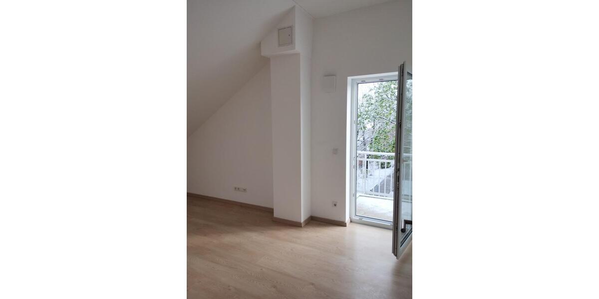 Dachgeschoßwohnung Königsbrunn - 3 Zimmer, 82 m&sup2;, 1.280&euro; | Angebot:25360942