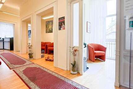 Büro in Augsburg 2.850 € 190 m²