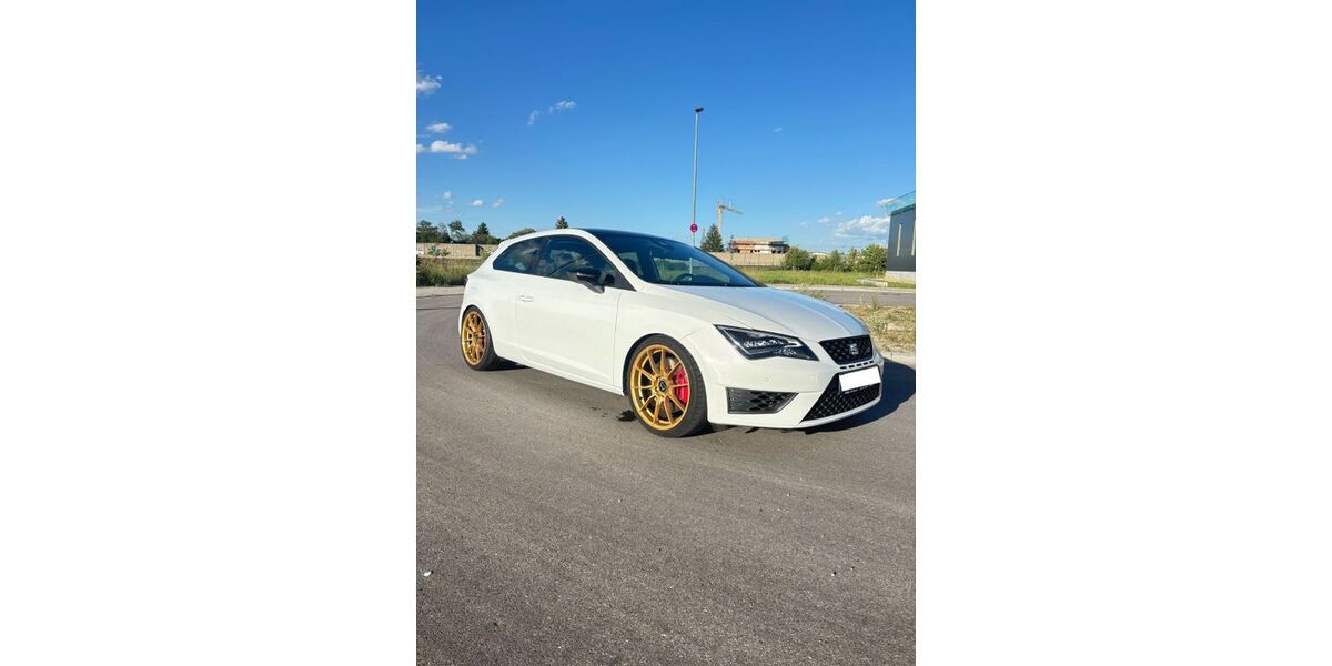 Seat Leon 43.223 km 25.000 &euro; Kissing 86438