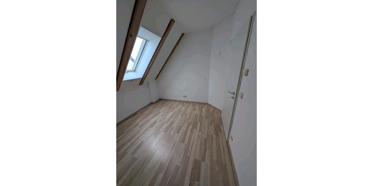 Dachgeschoßwohnung Fischach - 4 Zimmer, 86 m&sup2;, 300&euro; | Angebot:24763501