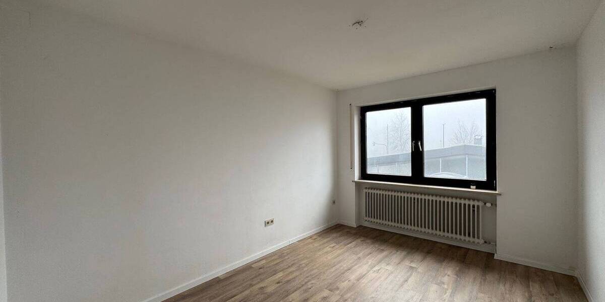 Werkstatt mit Ausstellungsfläche, Büro, Lager und Betriebsleiterwohnung in Bestlage von Kissing zimmer